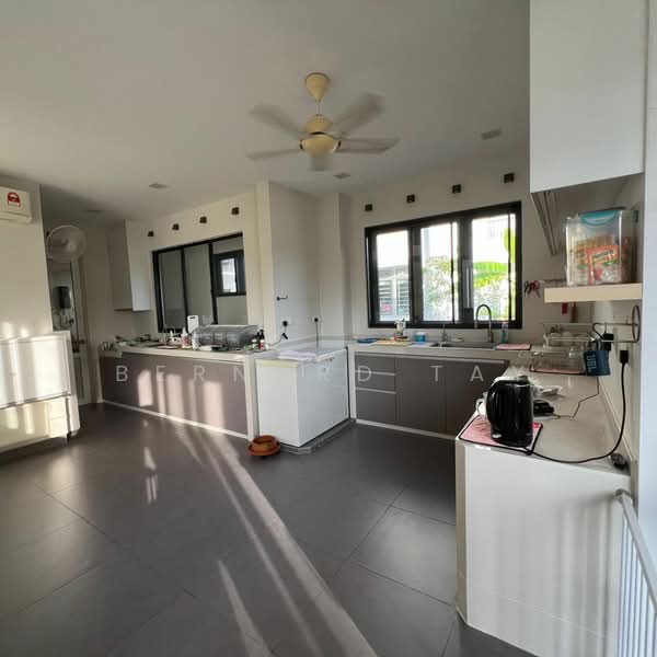 Rumah Teres 2 Tingkat untuk Dijual di Kota Kemuning (Shah Alam) - Bernard Tay - Kitchen - PropertyGuru.com.my