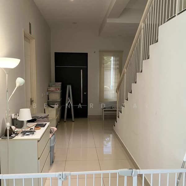 Rumah Teres 2 Tingkat untuk Dijual di Kota Kemuning (Shah Alam) - Bernard Tay - Entrance - PropertyGuru.com.my