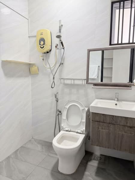 2-storey Terraced House for Sale in Taman Desa Cemerlang (Ulu Tiram) - Jasz Ong - Bathroom - PropertyGuru.com.my