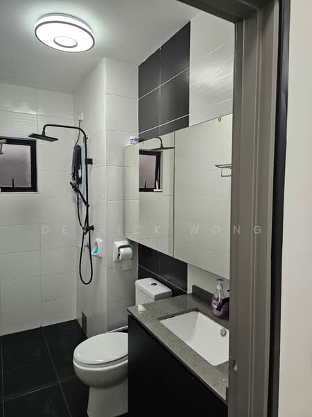 Servis Apartment untuk Dijual di Sky View - Derrick Wong - Bathroom - PropertyGuru.com.my