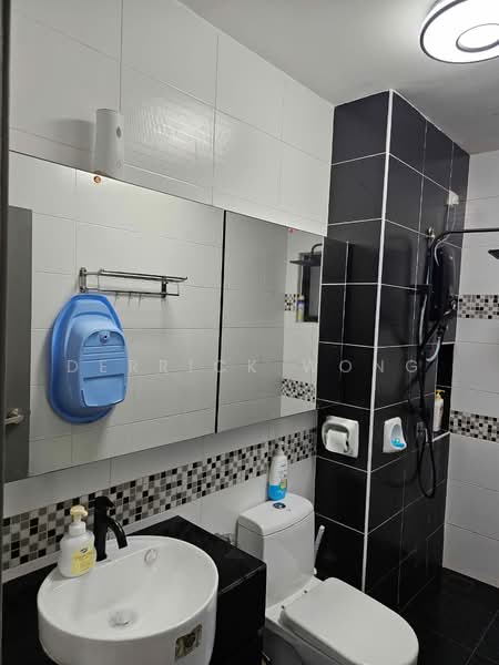 Servis Apartment untuk Dijual di Sky View - Derrick Wong - Bathroom - PropertyGuru.com.my
