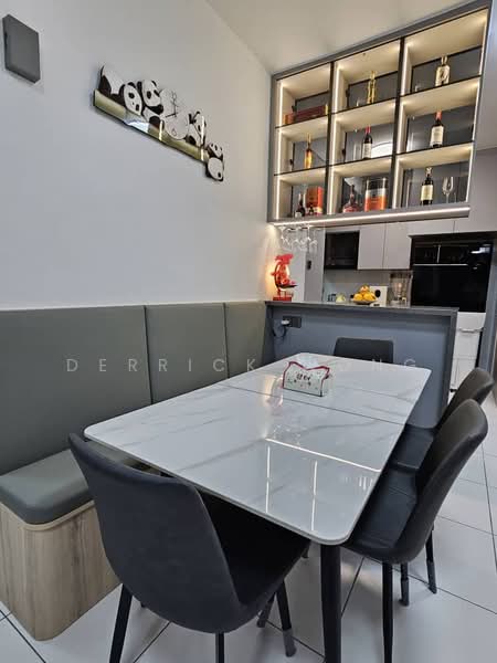 Servis Apartment untuk Dijual di Sky View - Derrick Wong - Dining Room - PropertyGuru.com.my