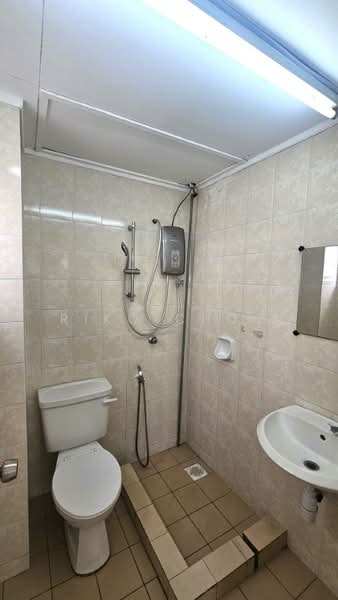 Condominium for Sale at D'aman Crimson - Riko Choo - Bathroom - PropertyGuru.com.my