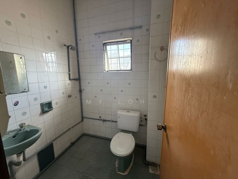 2-storey Terraced House for Sale in Taman Wangsa Melawati (Setapak) - MY Loh - Bathroom - PropertyGuru.com.my