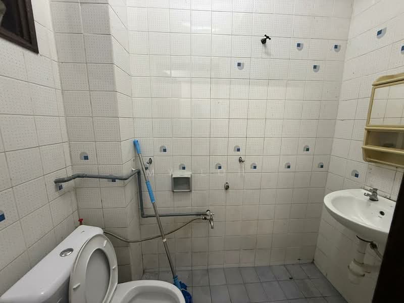 2-storey Terraced House for Sale in Taman Wangsa Melawati (Setapak) - MY Loh - Bathroom - PropertyGuru.com.my