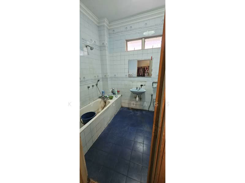 Rumah Berkembar untuk Dijual di Bangsar Baru (Bangsar) - Kevin Dass - Bathroom - PropertyGuru.com.my