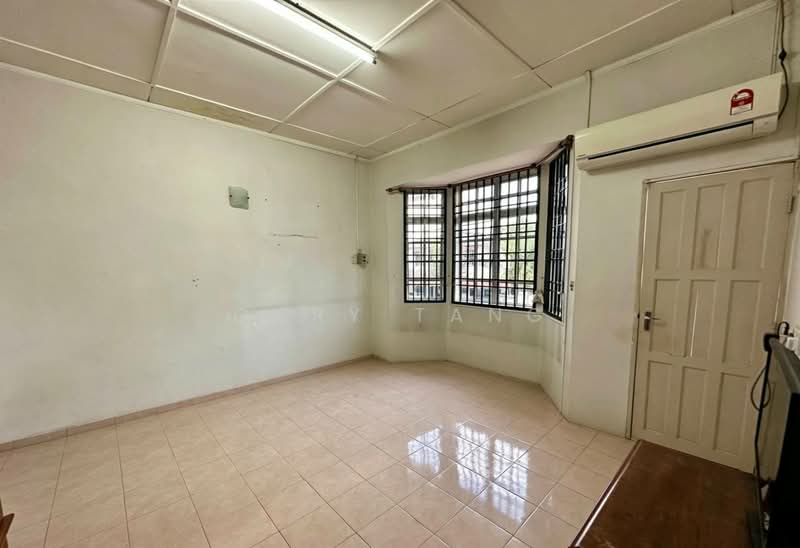 2-storey Terraced House for Sale in Bercham (Ipoh) - Gary Tang - Living Room - PropertyGuru.com.my