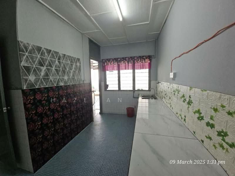 Rumah Teres 1 Tingkat untuk Dijual di Kelana Jaya (Petaling Jaya) - Hazeman Omar - Kitchen - PropertyGuru.com.my