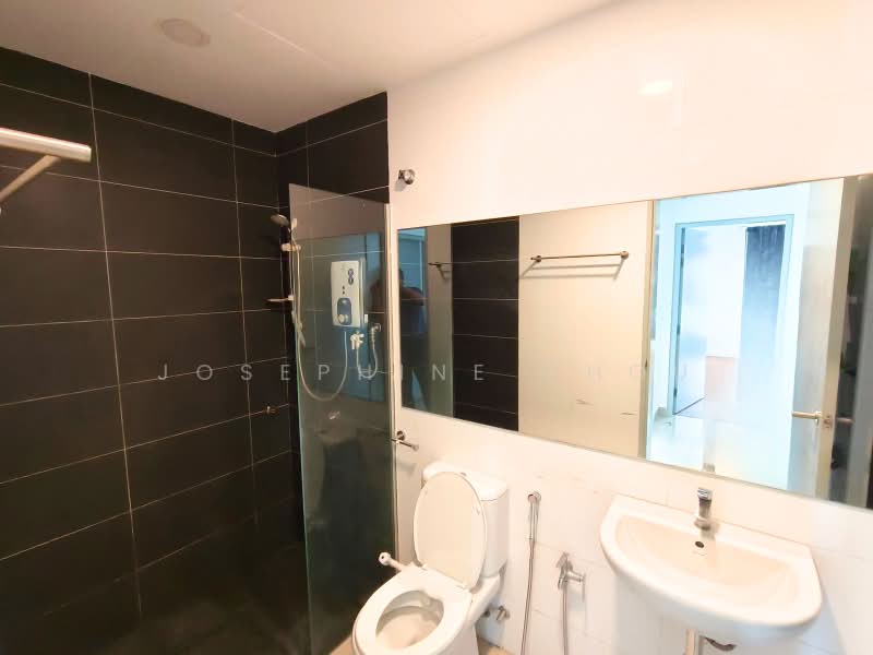 Servis Apartment untuk Disewa di Utropolis Suites 2 - Josephine Chou - Bathroom - PropertyGuru.com.my