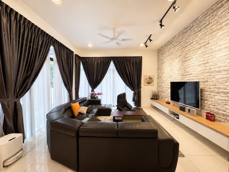 Terraced House for Sale in Seri Kembangan (Selangor) - CK Yee - Living Room - PropertyGuru.com.my