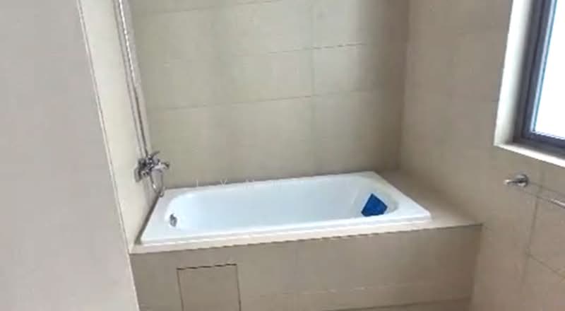 Rumah Berkembar untuk Dijual di Shah Alam (Selangor) - Lynn SL - Bathroom - PropertyGuru.com.my