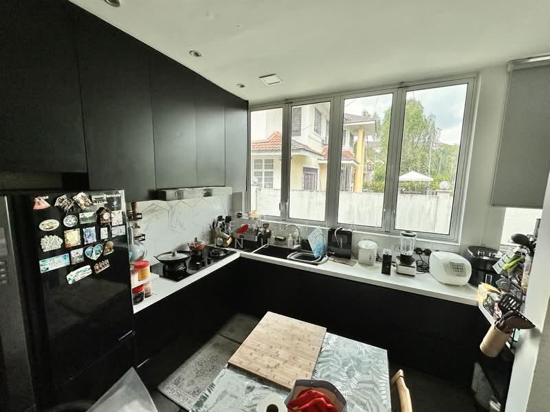 Rumah Teres 2 Tingkat untuk Dijual di Kota Damansara (Selangor) - NORFADILAH ZAINUDDIN - Kitchen - PropertyGuru.com.my