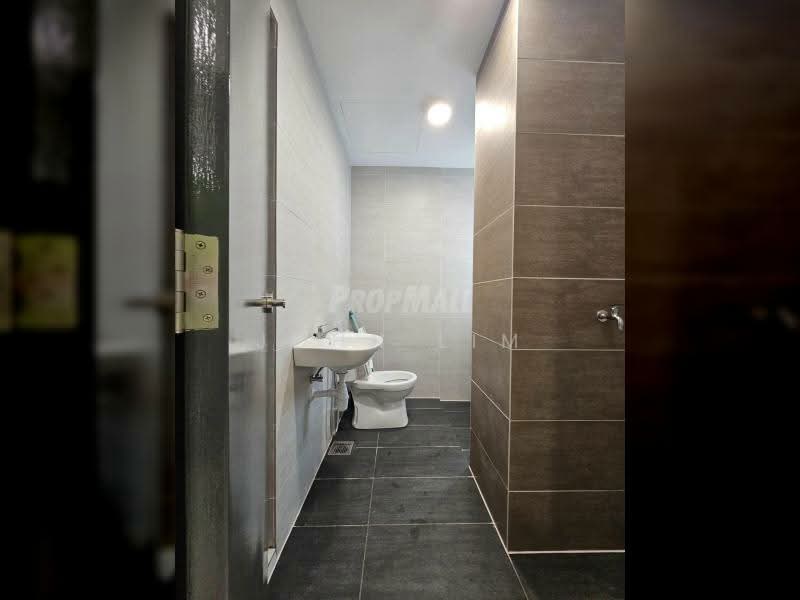 Condominium for Rent at Princeton Suites @ EduSentral - John Lim - Bathroom - PropertyGuru.com.my