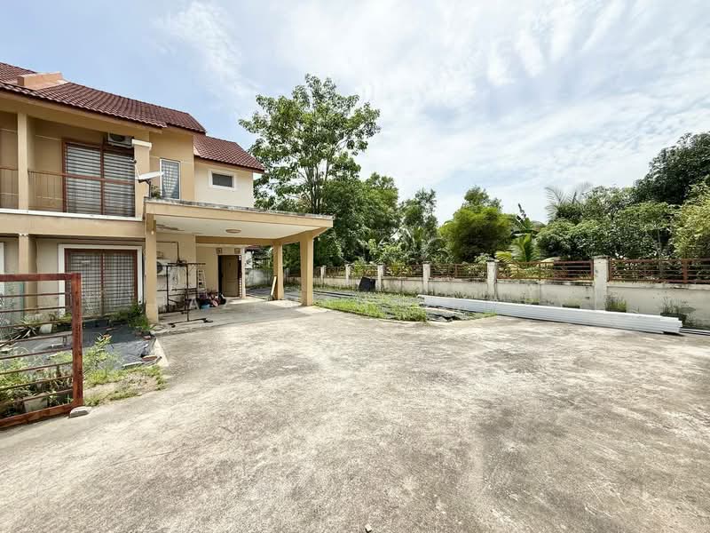 Cluster House for Sale in Alam Suria (Puncak Alam) - Hazeman Omar - Exterior - PropertyGuru.com.my