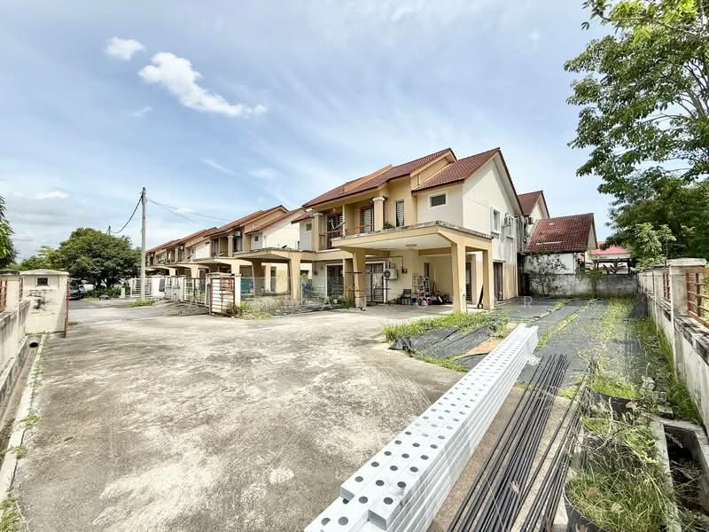 Cluster House for Sale in Alam Suria (Puncak Alam) - Hazeman Omar - Exterior - PropertyGuru.com.my