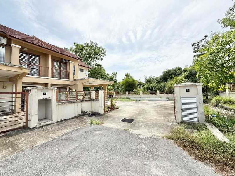 Cluster House for Sale in Alam Suria (Puncak Alam) - Hazeman Omar - Exterior - PropertyGuru.com.my