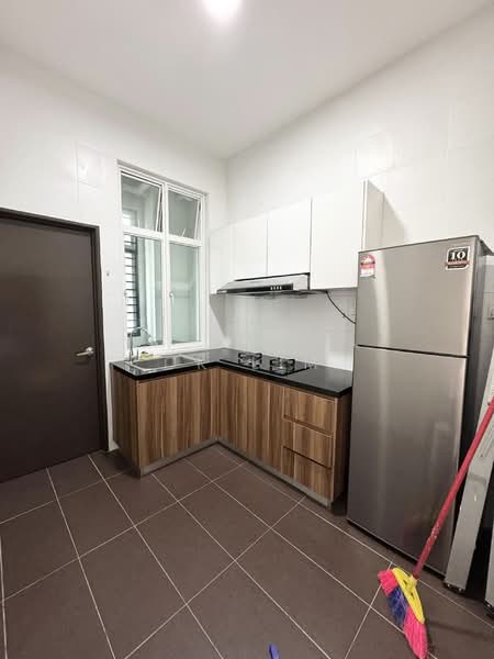 Servis Apartment untuk Disewa di D'Summit Residences - CK Lim - PropertyGuru.com.my