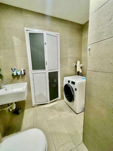 Service Residence for Rent at Kenwingston Square Garden - Derrick Yeong - Bathroom - PropertyGuru.com.my