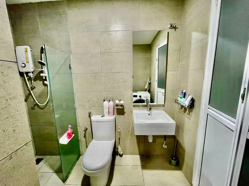 Service Residence for Rent at Kenwingston Square Garden - Derrick Yeong - Bathroom - PropertyGuru.com.my