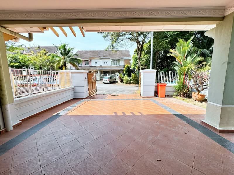 Rumah Berkembar untuk Dijual di Bandar Seri Putra (Bangi) - Mohd Aizat Saiful Bahri - Exterior - PropertyGuru.com.my