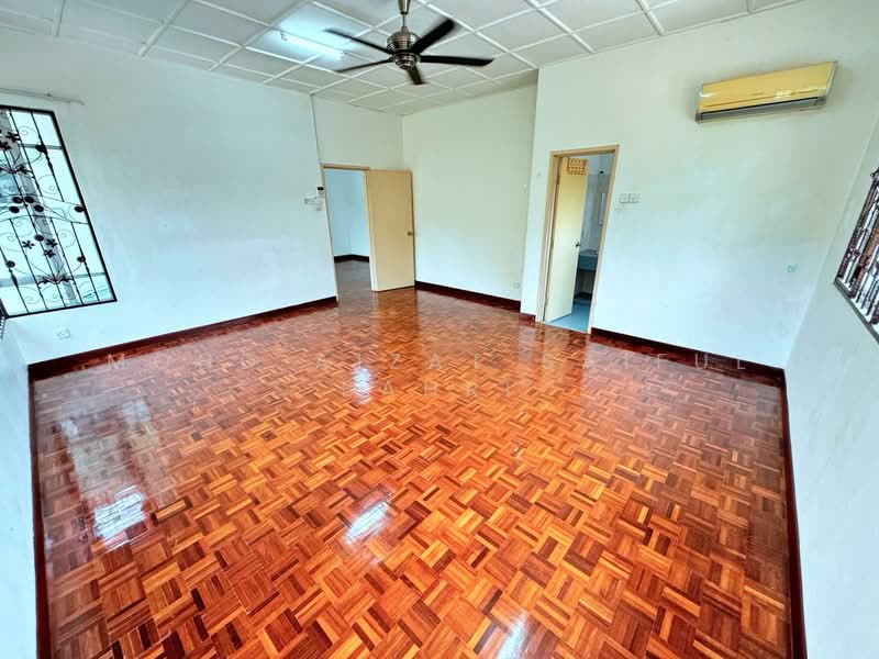 Rumah Berkembar untuk Dijual di Bandar Seri Putra (Bangi) - Mohd Aizat Saiful Bahri - PropertyGuru.com.my