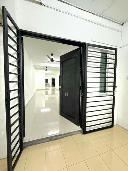 Rumah Teres 1 Tingkat untuk Disewa di Taman Greenwood (Batu Caves) - Hazeman Omar - Entrance - PropertyGuru.com.my