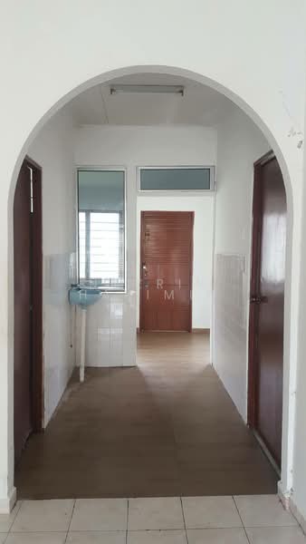 1-storey Terraced House for Sale in Bukit Sentosa (Rawang) - Nazrin Hakimin - Corridor - PropertyGuru.com.my