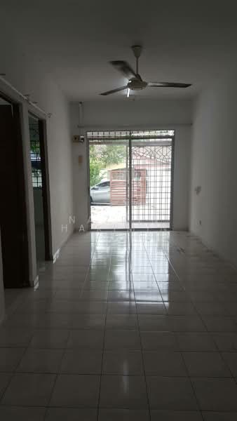 1-storey Terraced House for Sale in Bukit Sentosa (Rawang) - Nazrin Hakimin - Living Room - PropertyGuru.com.my