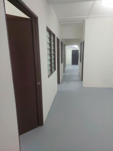 Rumah Teres 1 Tingkat untuk Disewa di Seksyen 8 (Petaling Jaya) - HL Lau - Corridor - PropertyGuru.com.my