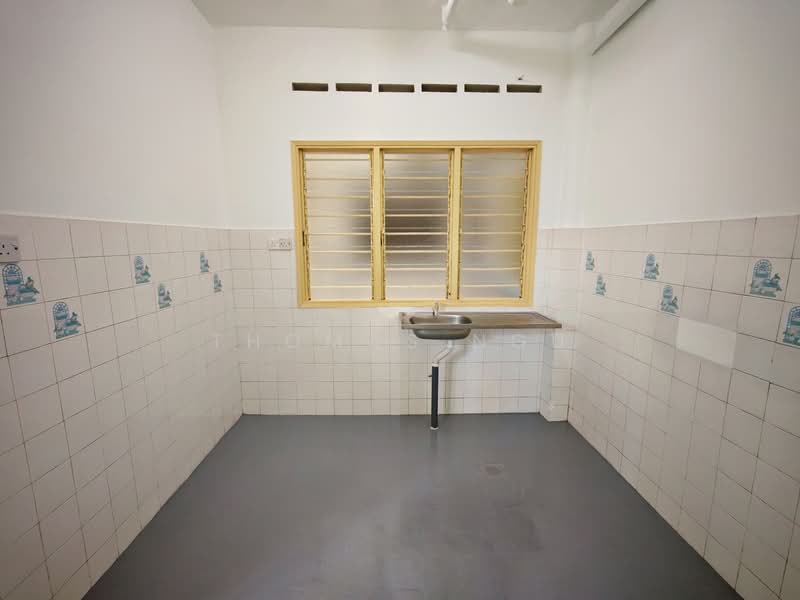 Pangsapuri untuk Dijual di Subang Perdana Goodyear Court 9 - Thomas Ngu - Kitchen - PropertyGuru.com.my