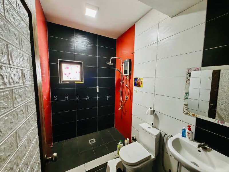 Terraced House for Sale in Kuala Selangor (Selangor) - Ashraff Daniel - Bathroom - PropertyGuru.com.my