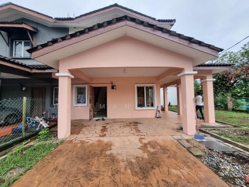 Cluster House for Sale in Bandar Tasik Puteri (Rawang) - Hazeman Omar - Exterior - PropertyGuru.com.my