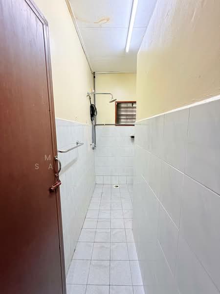 Bungalow for Sale in Ampang (Selangor) - Mohd Aizat Saiful Bahri - Bathroom - PropertyGuru.com.my
