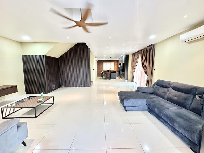 2.5-storey Terraced House for Sale in Seksyen 16 (Shah Alam) - Basri Munir - Living Room - PropertyGuru.com.my