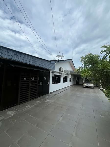 Semi-Detached House for Sale in Taman Bunga Raya (Muar) - Amir Faris Rusli - Exterior - PropertyGuru.com.my