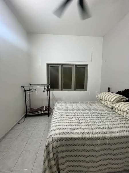 Semi-Detached House for Sale in Taman Bunga Raya (Muar) - Amir Faris Rusli - Bedroom - PropertyGuru.com.my