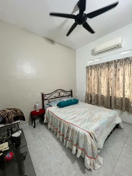 Semi-Detached House for Sale in Taman Bunga Raya (Muar) - Amir Faris Rusli - Bedroom - PropertyGuru.com.my