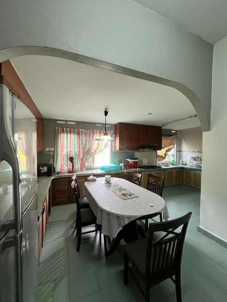 Semi-Detached House for Sale in Taman Bunga Raya (Muar) - Amir Faris Rusli - Kitchen - PropertyGuru.com.my