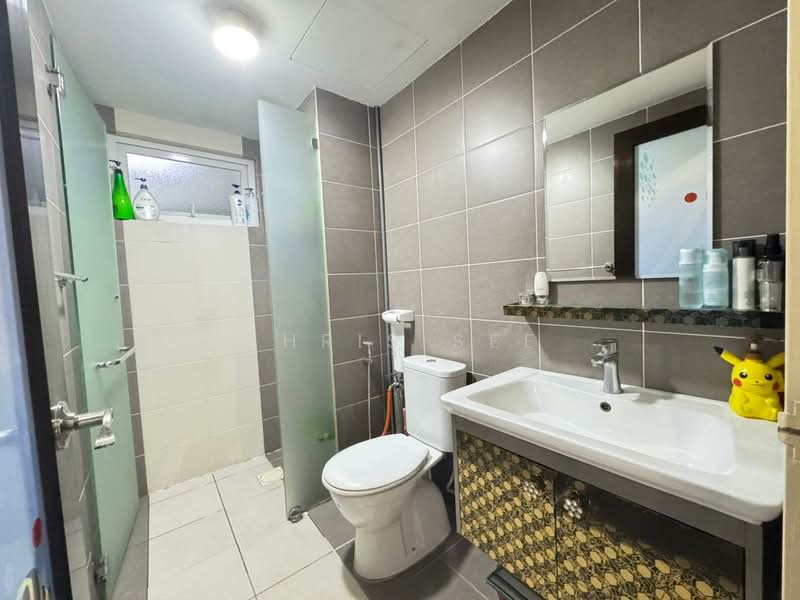 Kondominium untuk Dijual di First Residence (Residensi Unggul) - Chris See - Bathroom - PropertyGuru.com.my