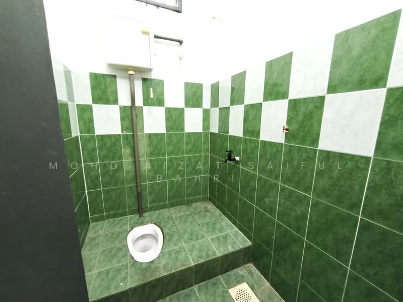 Rumah Teres 1 Tingkat untuk Dijual di Taman Intan Duyung (Port Dickson) - Mohd Aizat Saiful Bahri - Bathroom - PropertyGuru.com.my