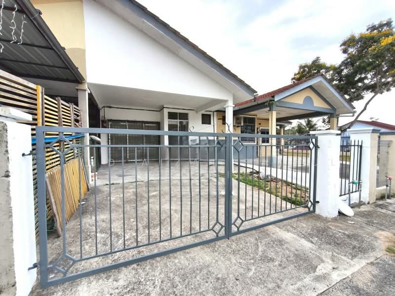 Rumah Teres 1 Tingkat untuk Dijual di Taman Intan Duyung (Port Dickson) - Mohd Aizat Saiful Bahri - Exterior - PropertyGuru.com.my