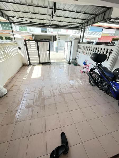 Rumah Teres 2 Tingkat untuk Dijual di Taman Johor Jaya (Johor Bahru) - Muhamad Asrul - Exterior - PropertyGuru.com.my