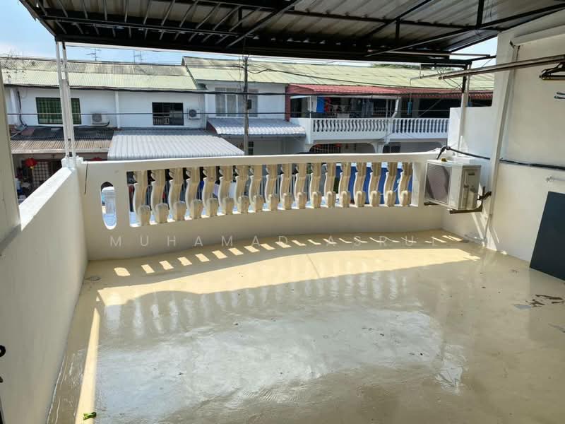 Rumah Teres 2 Tingkat untuk Dijual di Taman Johor Jaya (Johor Bahru) - Muhamad Asrul - Balcony - PropertyGuru.com.my
