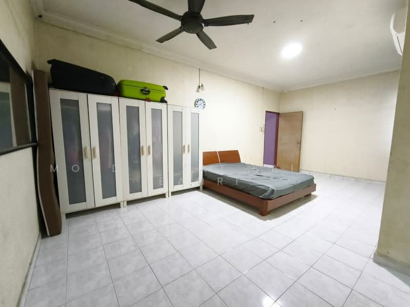 2-storey Terraced House for Sale in Taman Mok Sum (Seremban) - Mohd Aizat Saiful Bahri - Bedroom - PropertyGuru.com.my