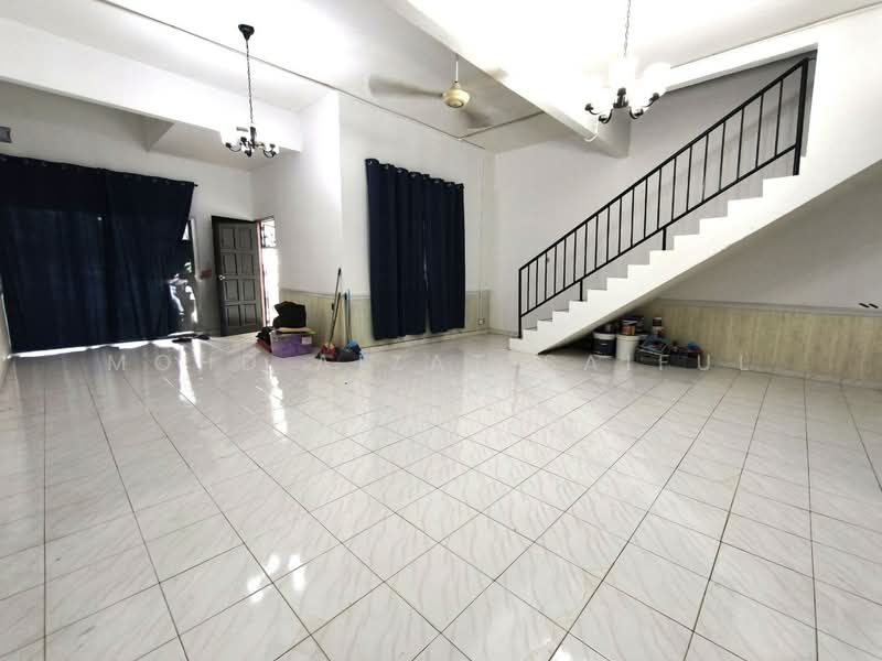 2-storey Terraced House for Sale in Taman Mok Sum (Seremban) - Mohd Aizat Saiful Bahri - Living Room - PropertyGuru.com.my