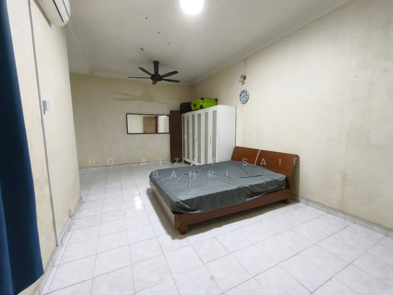 2-storey Terraced House for Sale in Taman Mok Sum (Seremban) - Mohd Aizat Saiful Bahri - Bedroom - PropertyGuru.com.my