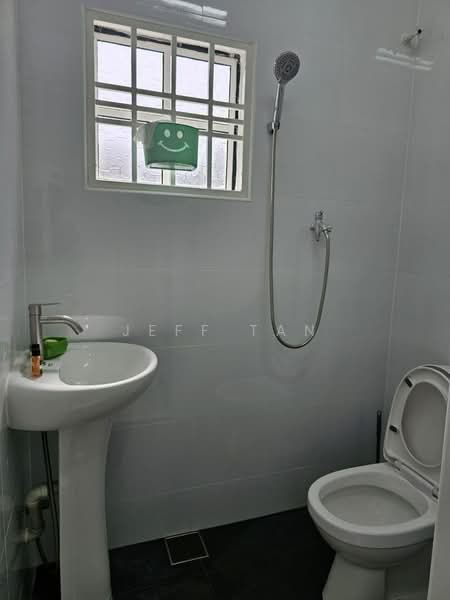 1-storey Terraced House for Sale in Taman Canning (Ipoh) - Jeff Tan - Bathroom - PropertyGuru.com.my