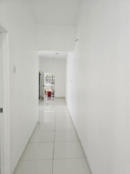 1-storey Terraced House for Sale in Taman Canning (Ipoh) - Jeff Tan - Corridor - PropertyGuru.com.my