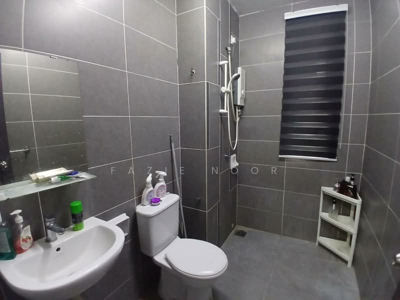 Rumah Teres untuk Dijual di Aman Putri (Sungai Buloh) - Fazie Noor - Bathroom - PropertyGuru.com.my