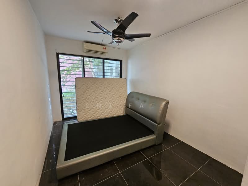 Rumah Berkembar untuk Dijual di Taman Saujana Suria (Kajang) - Kent Fatt - Bedroom - PropertyGuru.com.my